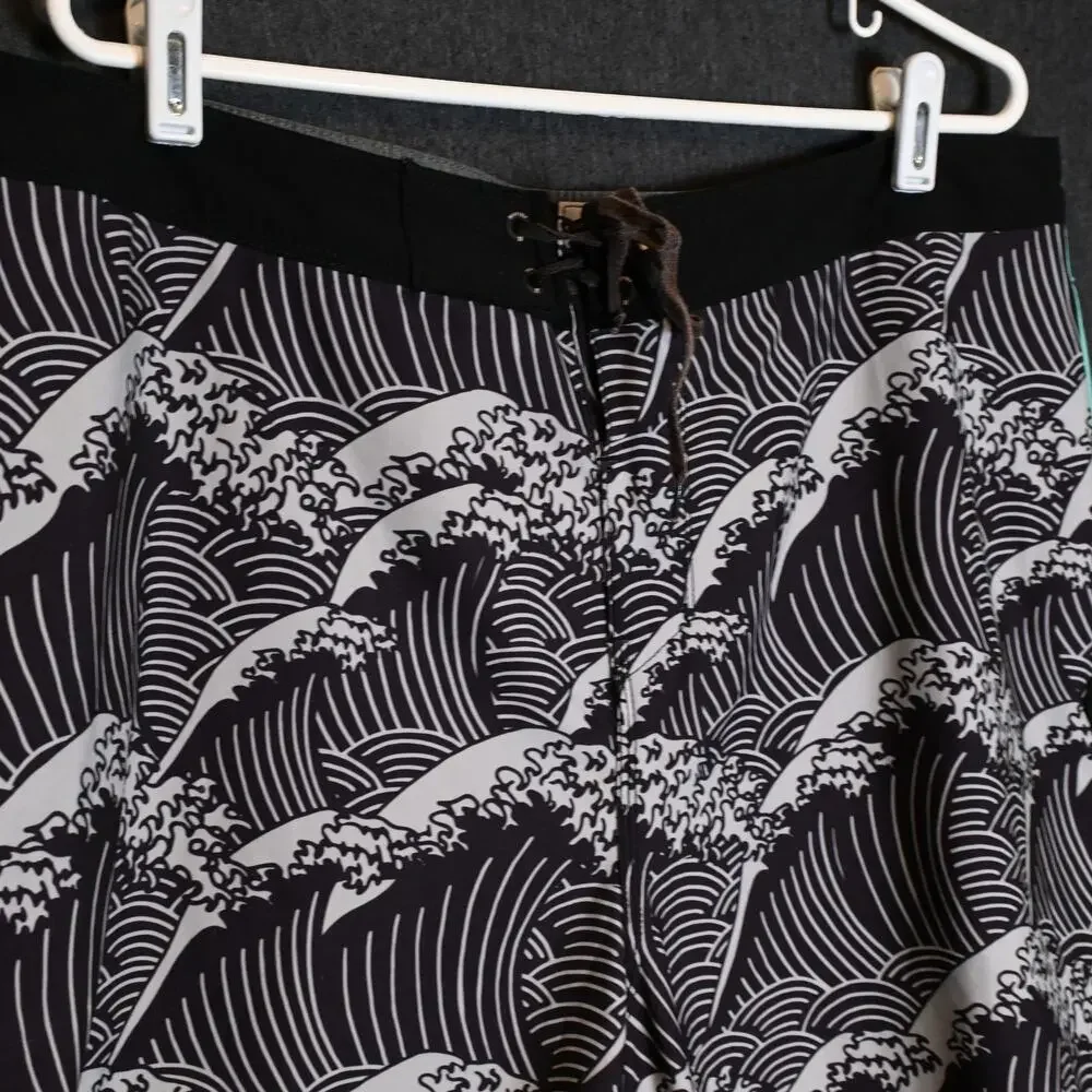 Hurley Men's 38 Phantom Wave Tsunami Swim Board Shorts